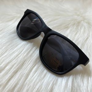 Classic Style UV400 Sunglasses 🕶